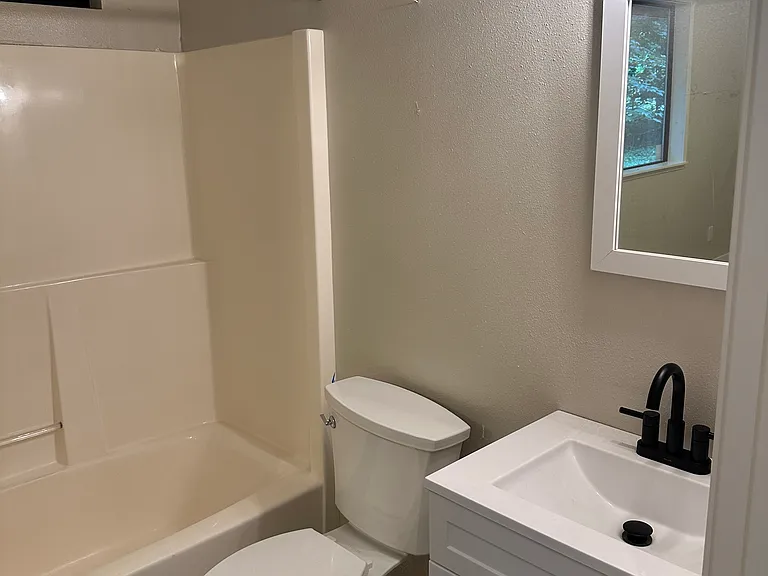 1223 Miller Ave NE — Photo 31