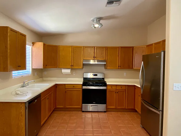 3041 E Loretta Dr — Photo 34