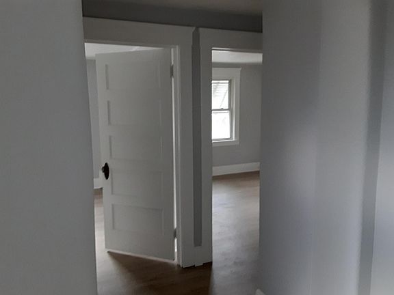 4th image of 4810 Gifford Ave