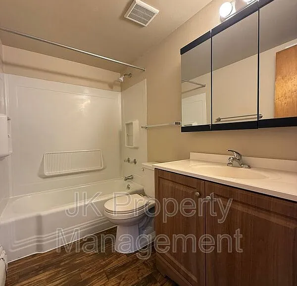 2100 4th St NE #2 — Photo 18