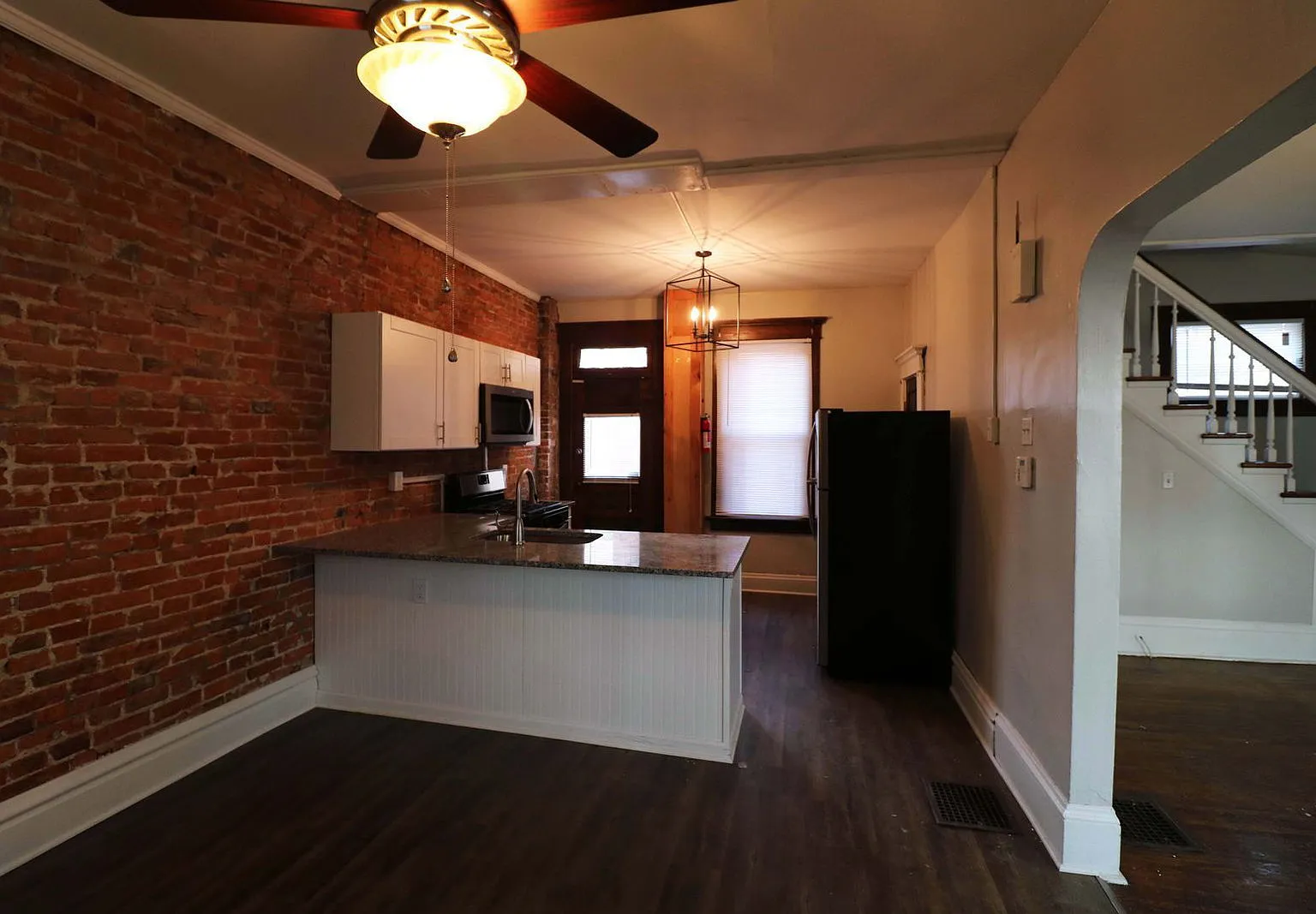 4 bed, 1.0 bath, $2,899 — Photo 4