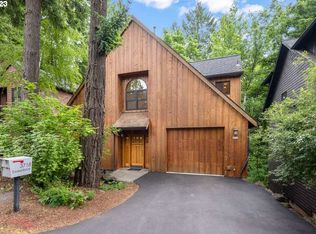 3718 SW Sweetbriar Dr, Portland, OR 97221