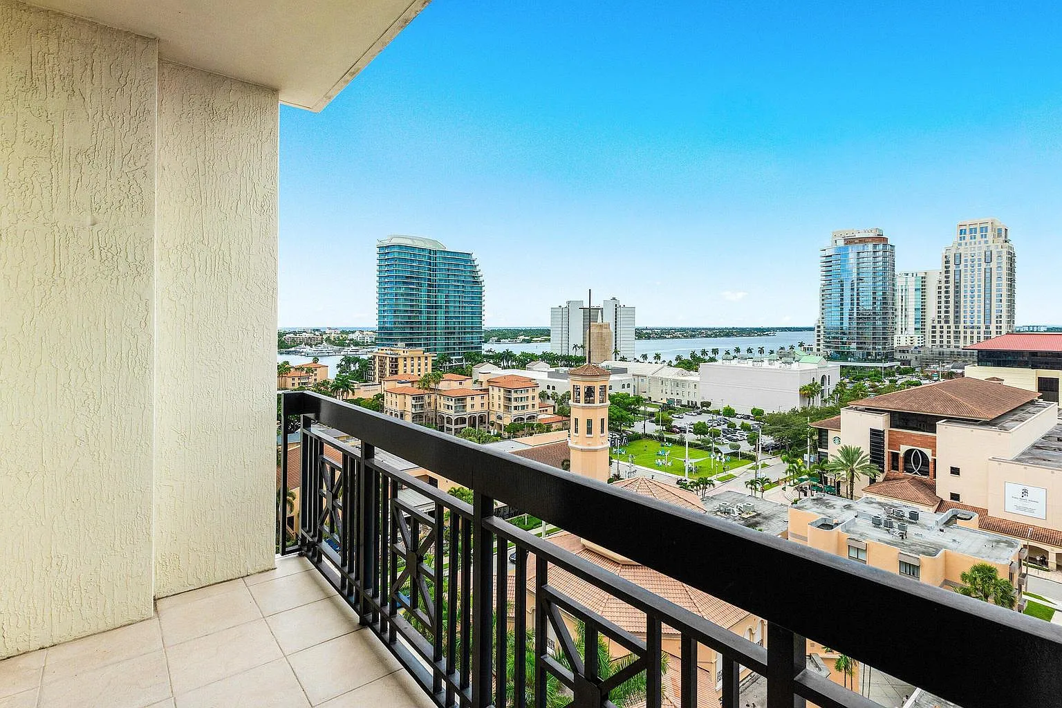 2 bed, 2.0 bath, 1281 sqft, $10,000 — Photo 2