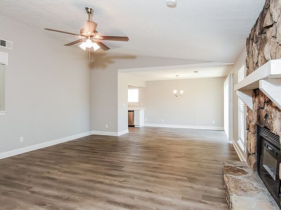 5th image of 3992 Dawn Dr NW