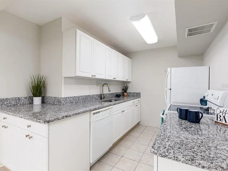 10355 Paradise Blvd #103 — Photo 12