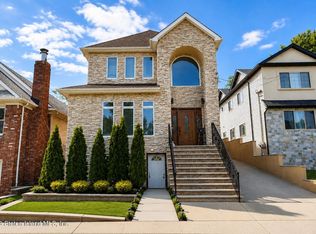17 Russell St, Staten Island, NY 10308