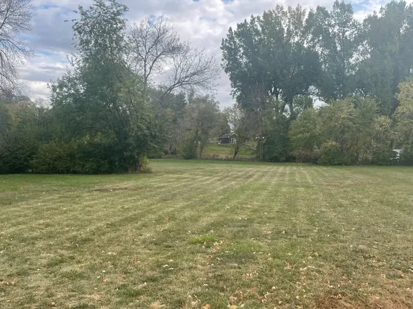 Poplar St, Ely, IA 52227