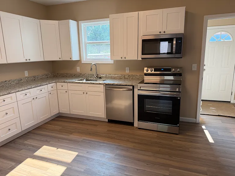 312 Cedar St — Photo 10