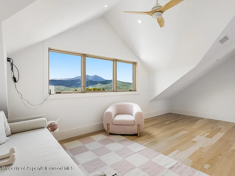 577 Fox Run Dr — Photo 28