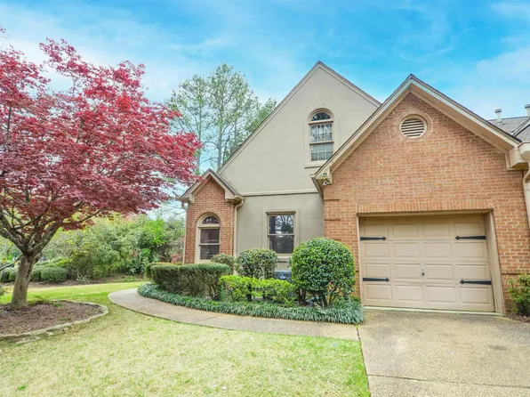 4510 Lake Valley Dr, Hoover, AL 35244