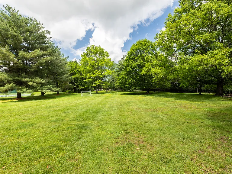8809 Saunders Ln — Photo 62