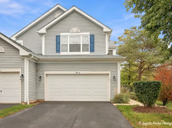 101 Northlight Passe St #101, Lake In The Hills, IL 60156