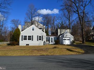 2301 Grove Ave, Falls Church, VA 22046