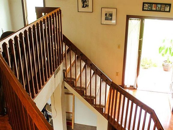 4th image of 1122 E Brookview Ct