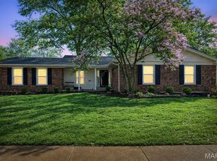 909 Dutch Mill Dr, Ballwin, MO 63011