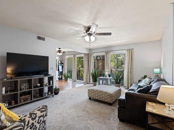 802 S Fairview Rd APT B8, Columbia, MO 65203