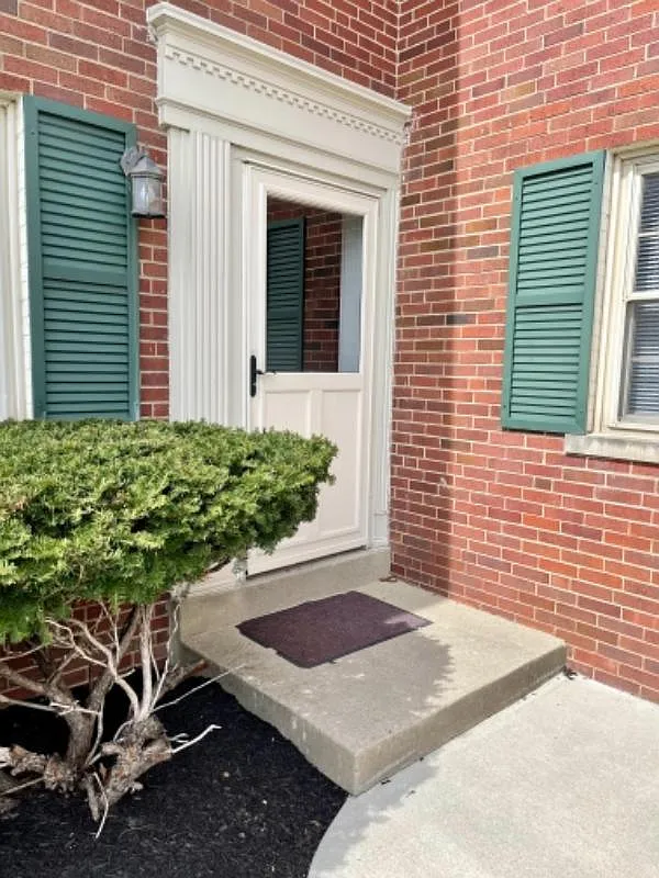 1106 Sells Ave — Photo 2