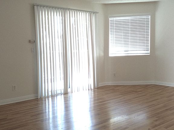 5th image of 125 Grand Ave #211