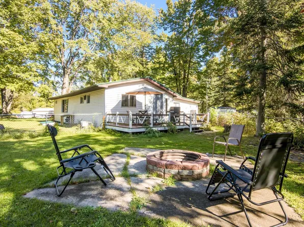 303 Arbutus Ave, Cadillac, MI 49601