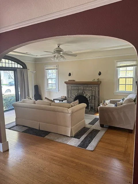 4 bed, 3424 sqft, $1,630 — Photo 3