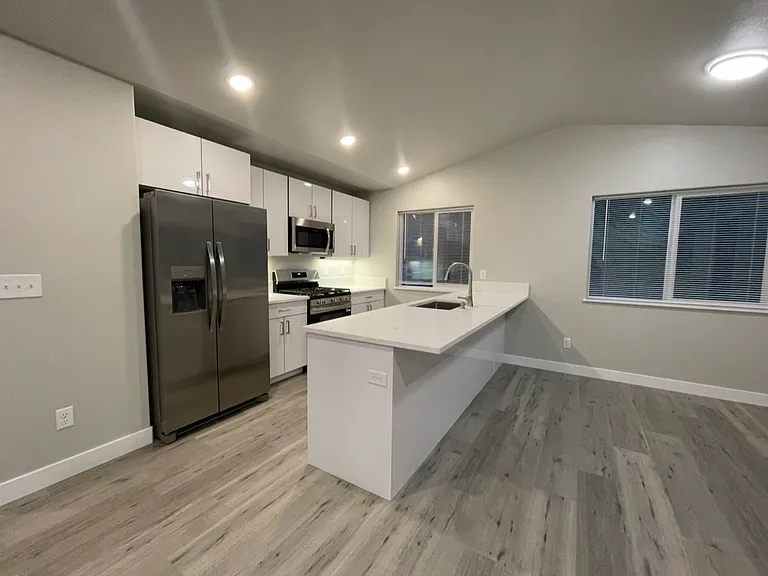 6150 W Karen St #2-4 — Photo 16