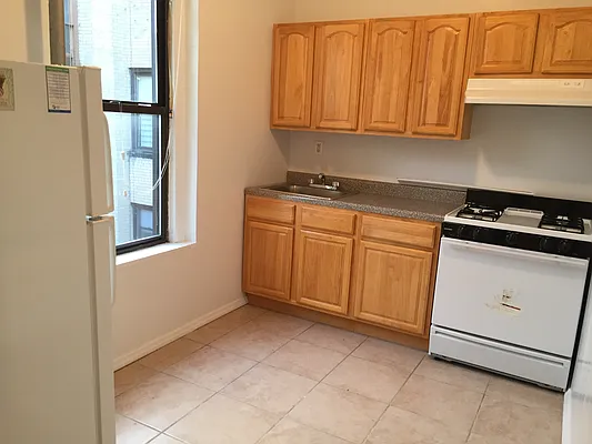 Rented by Zuz Realty | media 9