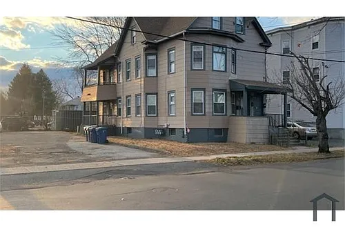 18 Elmdale St #3 Photo 1