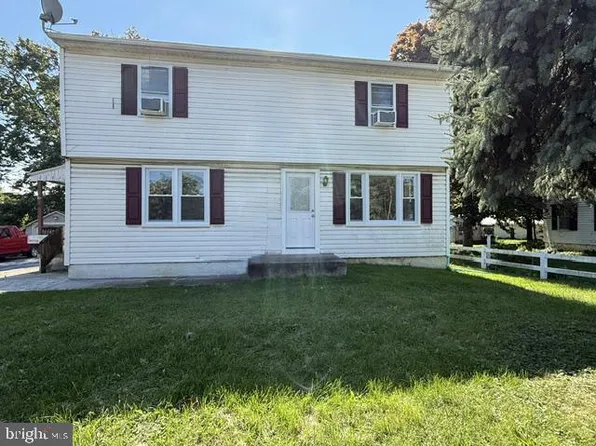 34 E Main St Floor 1, Leola, PA 17540