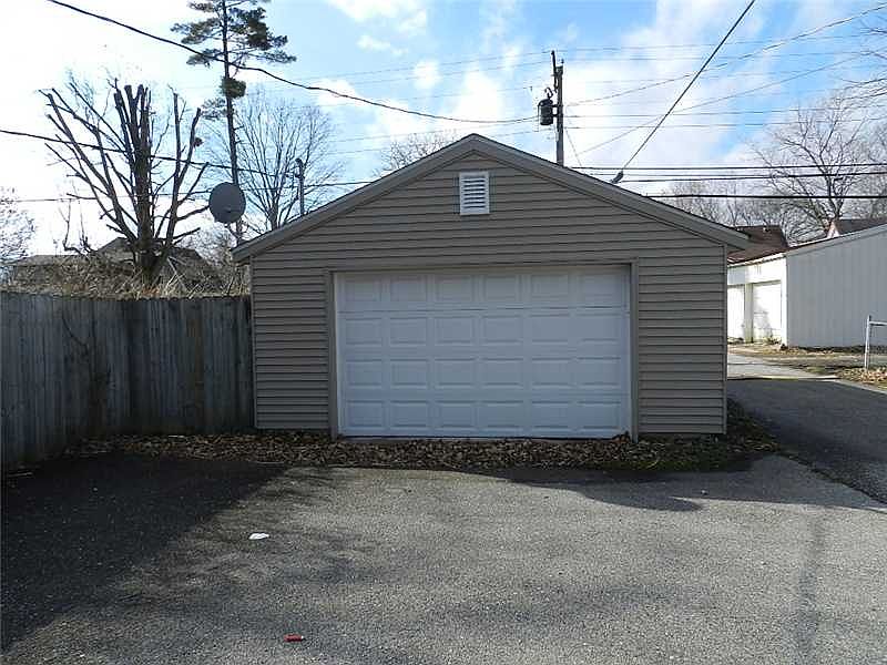 1st image of 216 S Vine St