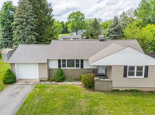 8 Lozaw Rd, Franklin, NJ 07416