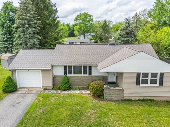 8 Lozaw Rd, Franklin Boro, NJ 07416