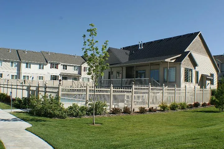 843 Independence Ave — Photo 3