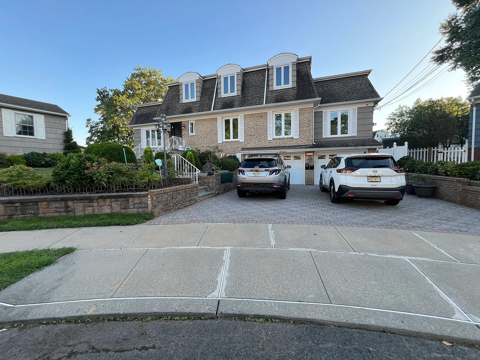 2 bed, $3,200 — Photo 1
