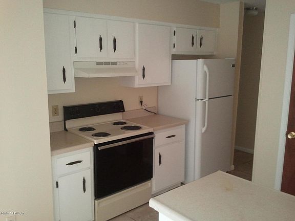 4th image of 1630 Solomon St