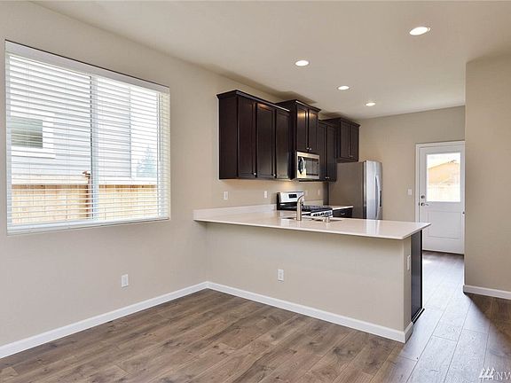 4th image of 4766 Driftwood St