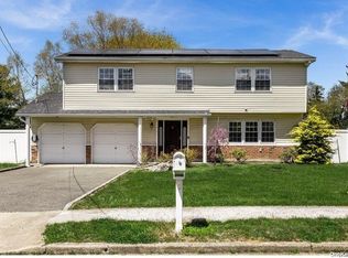 510 Pulaski Rd, Greenlawn, NY 11740