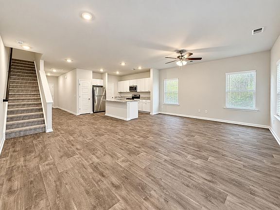 4th image of 8753 Silver Perch Ln