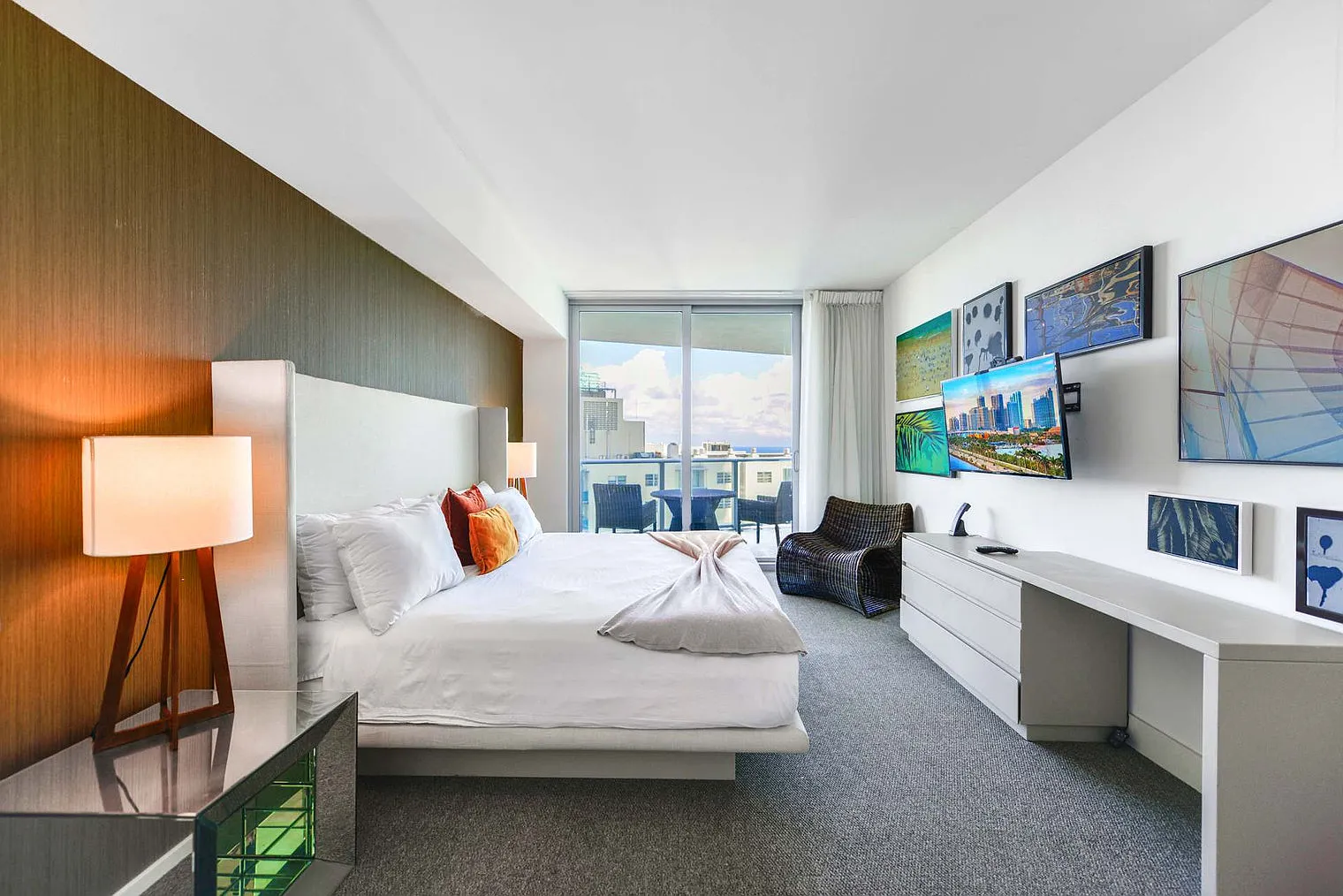 1 bed, 1.0 bath, 839 sqft, $3,338 — Photo 1