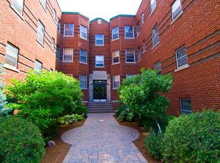 235 Charlotte St #6, Ottawa, ON K1N8L4