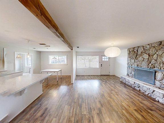 5th image of 832 W Manana Blvd