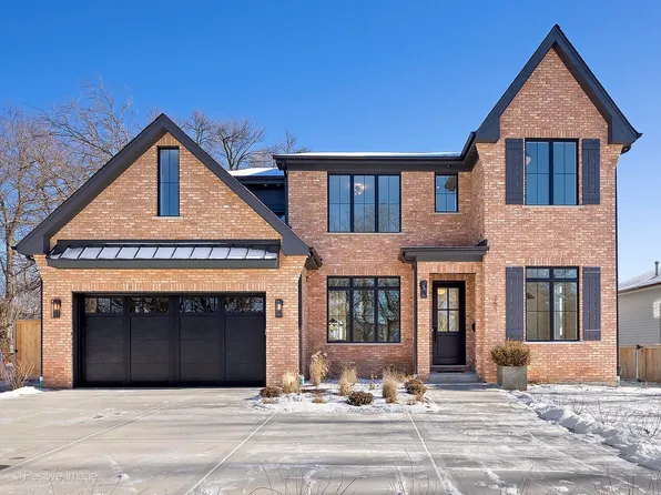 251 Holmes Ave, Clarendon Hills, IL 60514