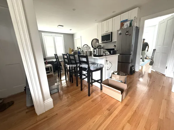 2 Ivaloo St, Somerville, MA