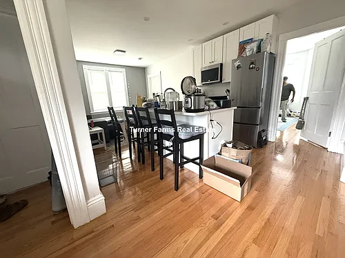 2 Ivaloo St #B6 Photo 1