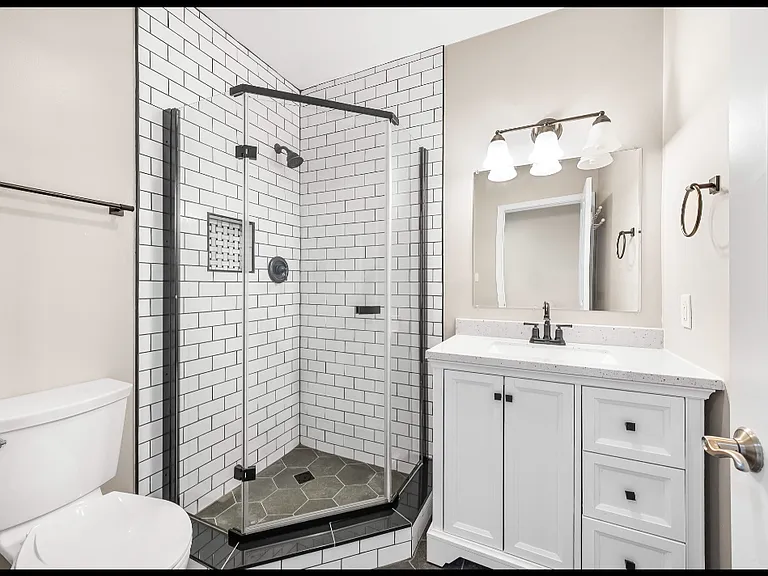 1346 Towson St — Photo 13