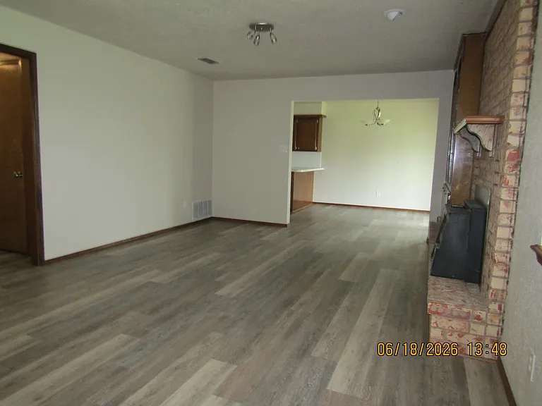 7505 NW Welco Ave — Photo 37