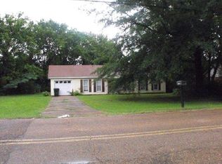 404 Fletcher Rd, Collierville, TN 38017