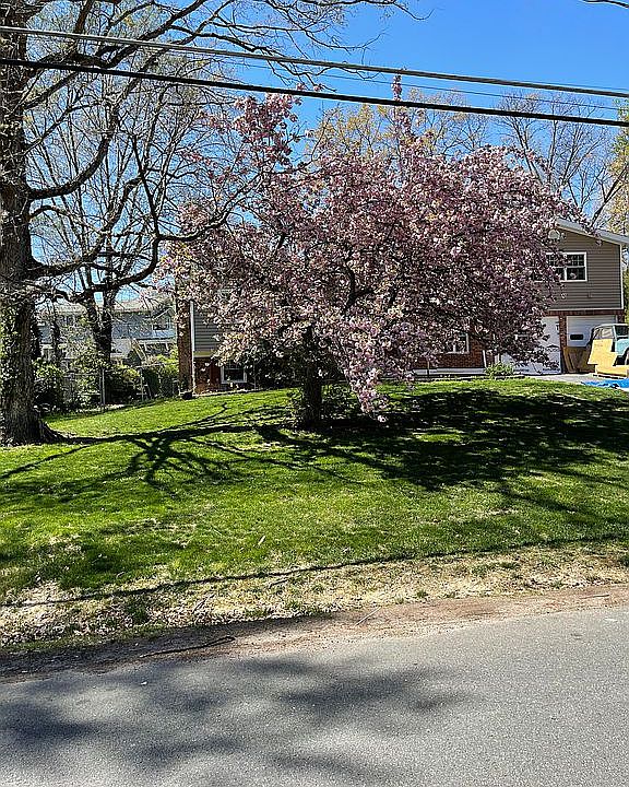 1st image of 4012 Wakefield Dr