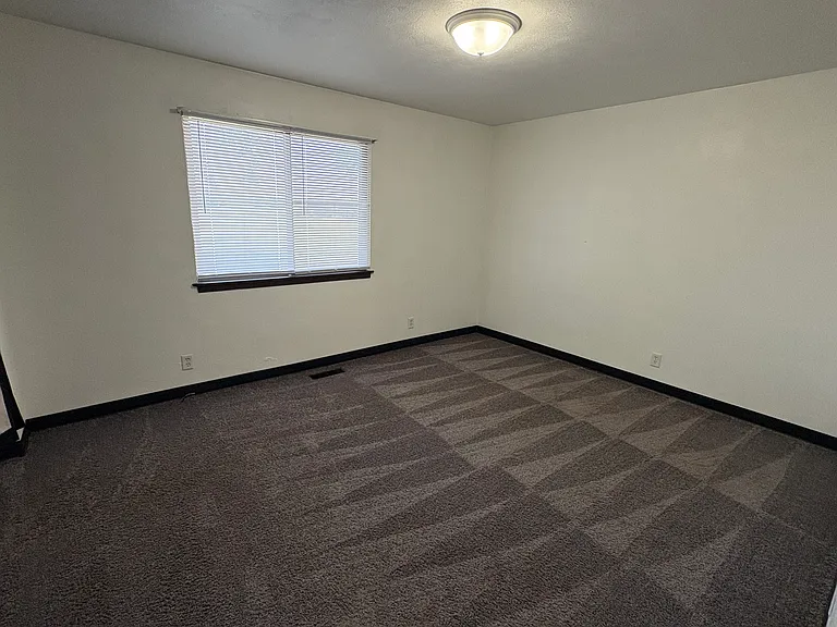 1107 Koch St — Photo 12