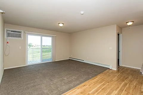 Jefferson Creek Apartments — Photo 8