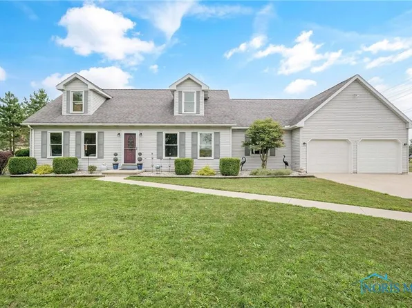 22110 Forst Rd, Bowling Green, OH 43402